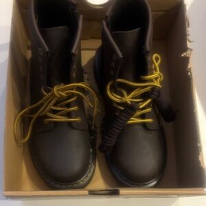 Dr. Martens Kids Boots - Brown with Yellow Laces